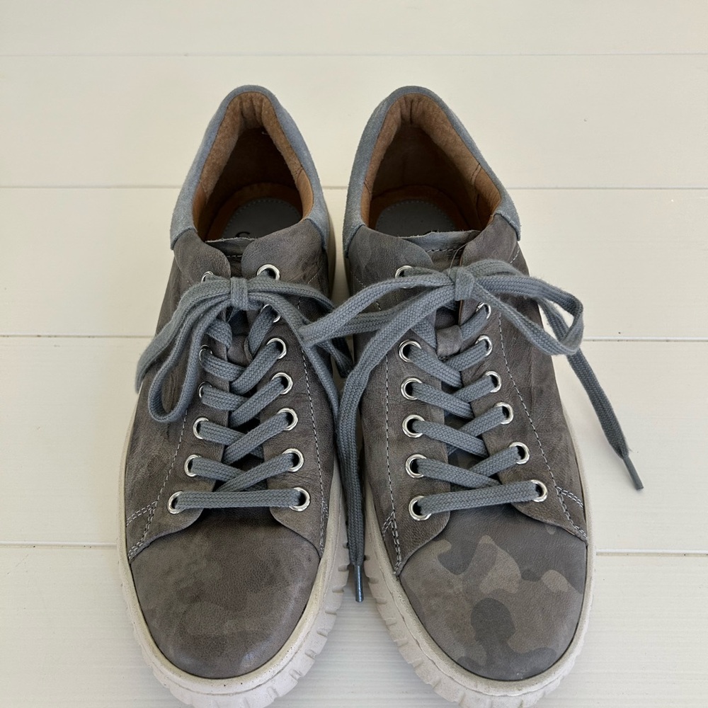 Sofft Womens Parkyn Leather Camo Print Casual and Fashion Sneakers